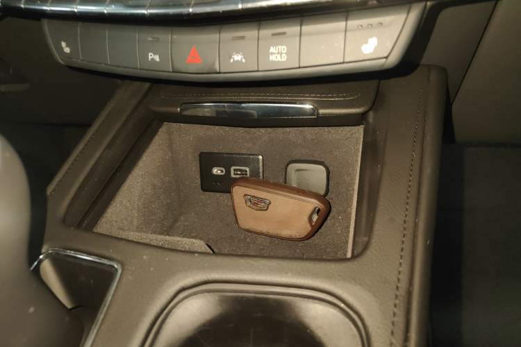 Used Cadillac XT4 2024 28T Two-Wheel-Drive Luxury Version
