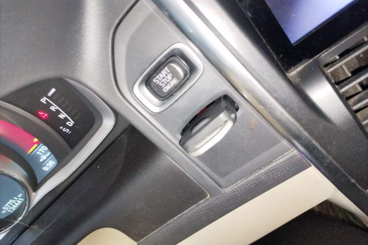 Used Volvo XC60 2015 T5 Smart Upgrade Model