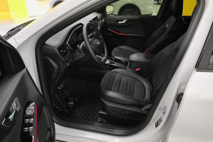 Used Ford Escape 2024 EcoBoost 245 Four-Wheel Drive ST-Line Pro Trim