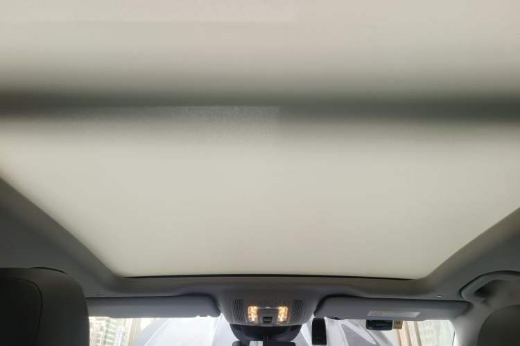 Used Mercedes-Benz GLE 2022 Refreshed GLE 450 4MATIC Luxury Edition Headliner