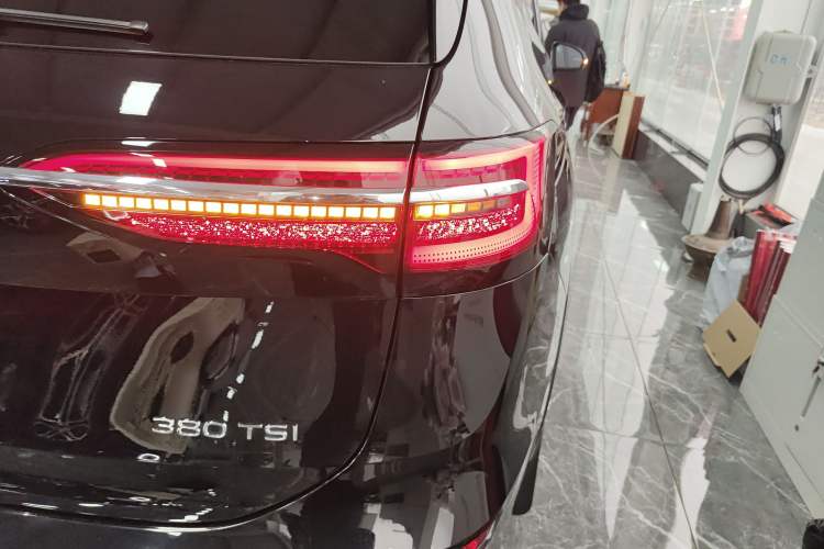 Used Volkswagen Viloran 2022 380TSI Luxury Edition