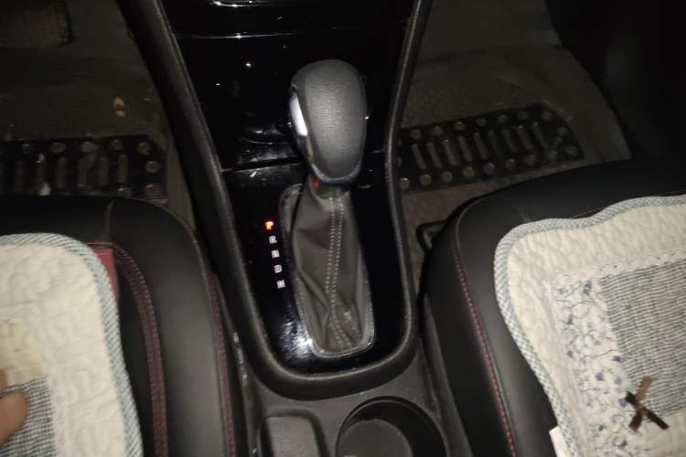 Used Buick Encore 2016 18T Automatic Two-Wheel Drive Urban Elite Model Gear Lever