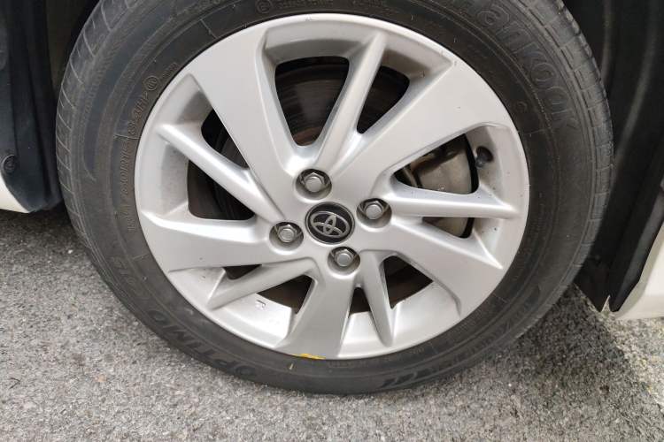 Used Toyota YARiS L Zhi Xuan 2016 Revised Version 1.5G CVT with Dynamic Sunroof
