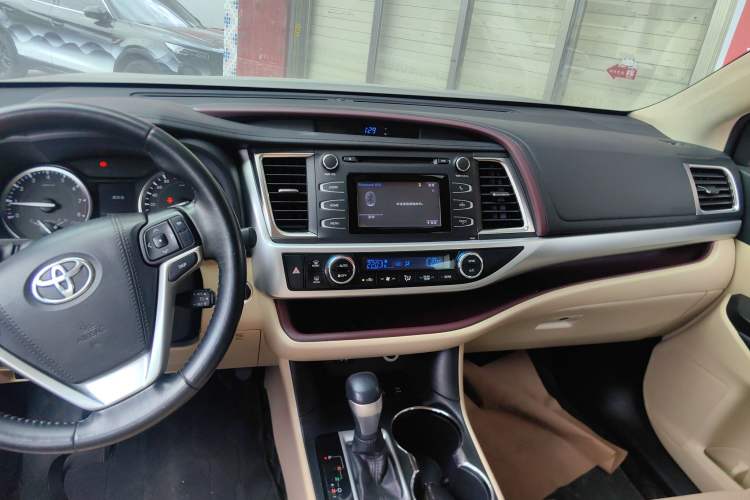 Used Toyota Highlander 2017 2.0T Four-Wheel Drive Luxury Edition 7 Seats