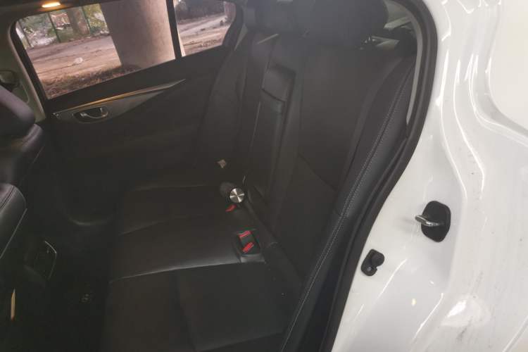 Used Infiniti Q50 2014 3.7L Luxury Edition Left Rear Seat