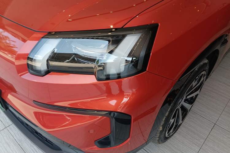 Used AION V 2024 Aion Tyrannosaurus 650 LiDAR Edition