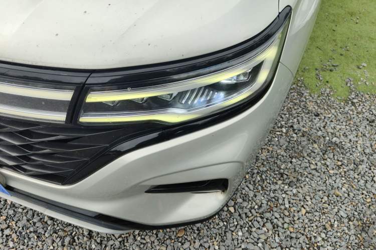 Used Roewe RX5 MAX 2021 Supreme Series 300TGI Automatic Luxury Cabin Edition
