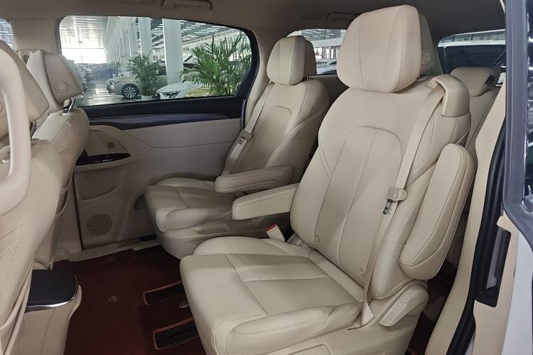 Used Buick GL8 New Energy 2025 Lu Shang Smart Enjoyment Edition 7-Seater Left Rear Seat