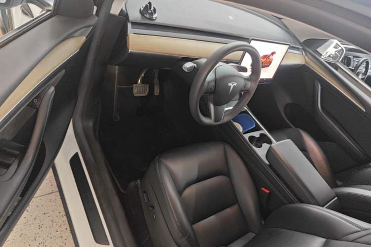 Used Tesla Model Y 2022 Rear-Wheel-Drive Version
