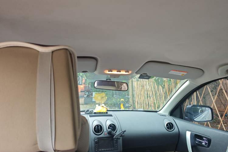 Used Nissan Qashqai 2012 2.0 XL Fire CVT 2WD Headliner