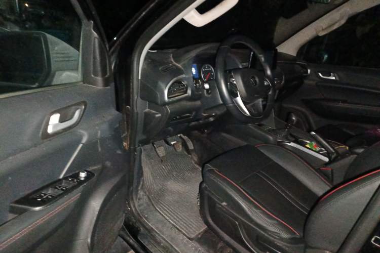 Used Foton Tunland Yutu 2020 2.0T Yutu 9 Diesel Two-Wheel Drive Luxury Long-Wheelbase 4F20TC