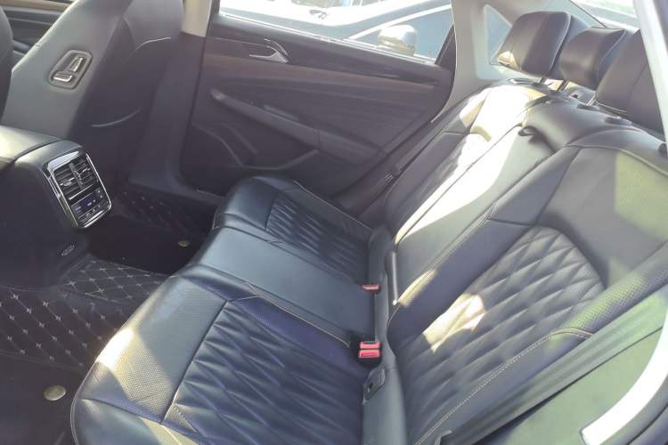 Used Volkswagen Passat 2019 330TSI Luxury Edition China VI Standard