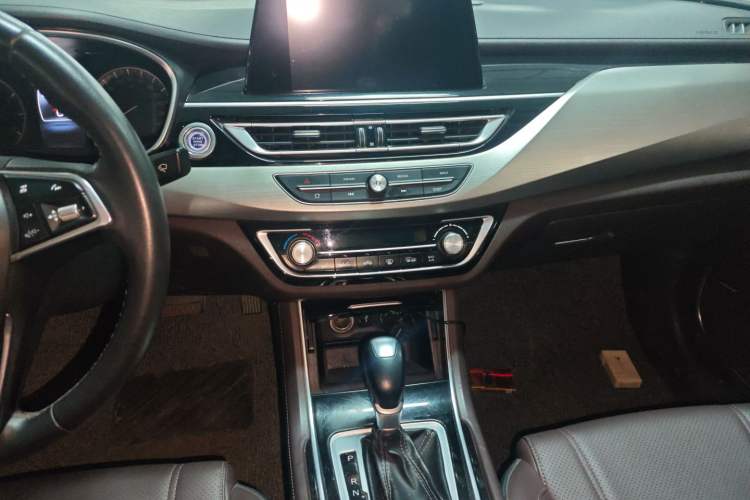 Used Changan Raeton CC 2018 1.5T Automatic Elegant Starry Edition China V Standard
