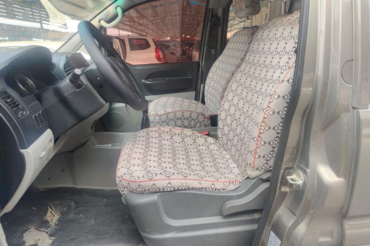 Used FORTHING Lingzhi 2017 Facelifted M3L 1.6L 7-Seater Standard Version
