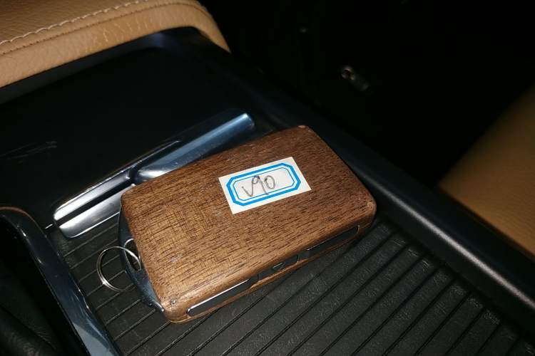 Used Volvo V90 2017 Cross Country T5 AWD Smart Range Edition
