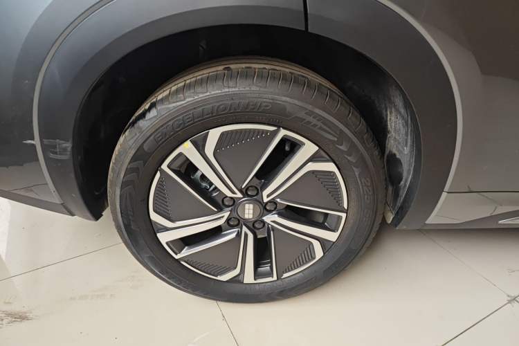 Used Geely Galaxy Xingjian 7 EM-i 2025 120km Exploration+ Version