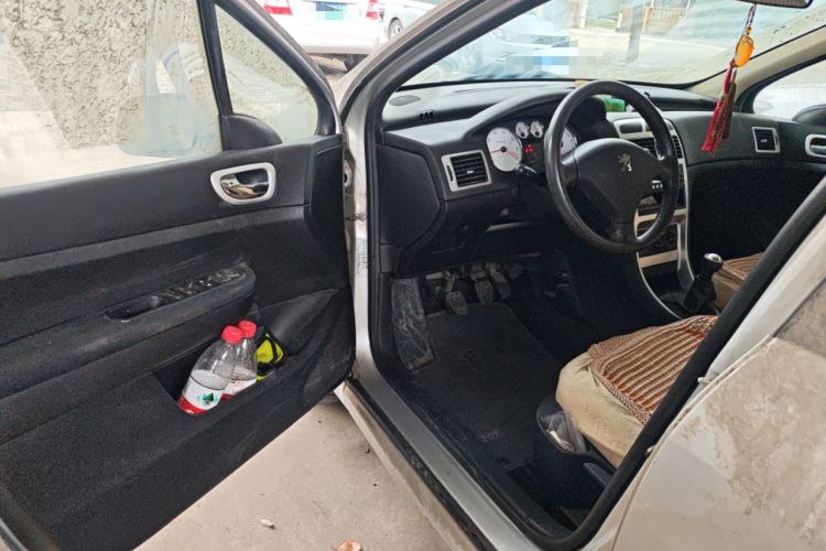 Used Peugeot 307 2010 Hatchback 1.6L Manual Comfort Edition