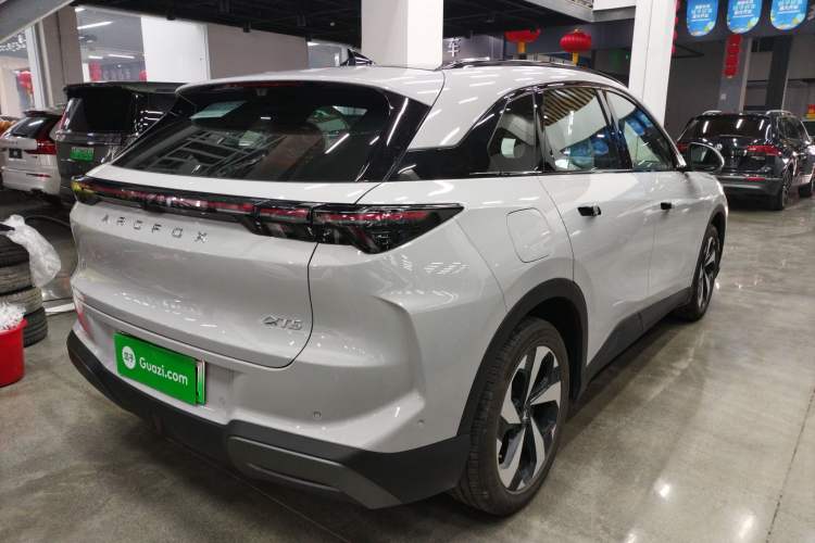 Used ARCFOX Alpha T5 2026 Model Range-Extended 1215 Yuanjing Smart Driving Version