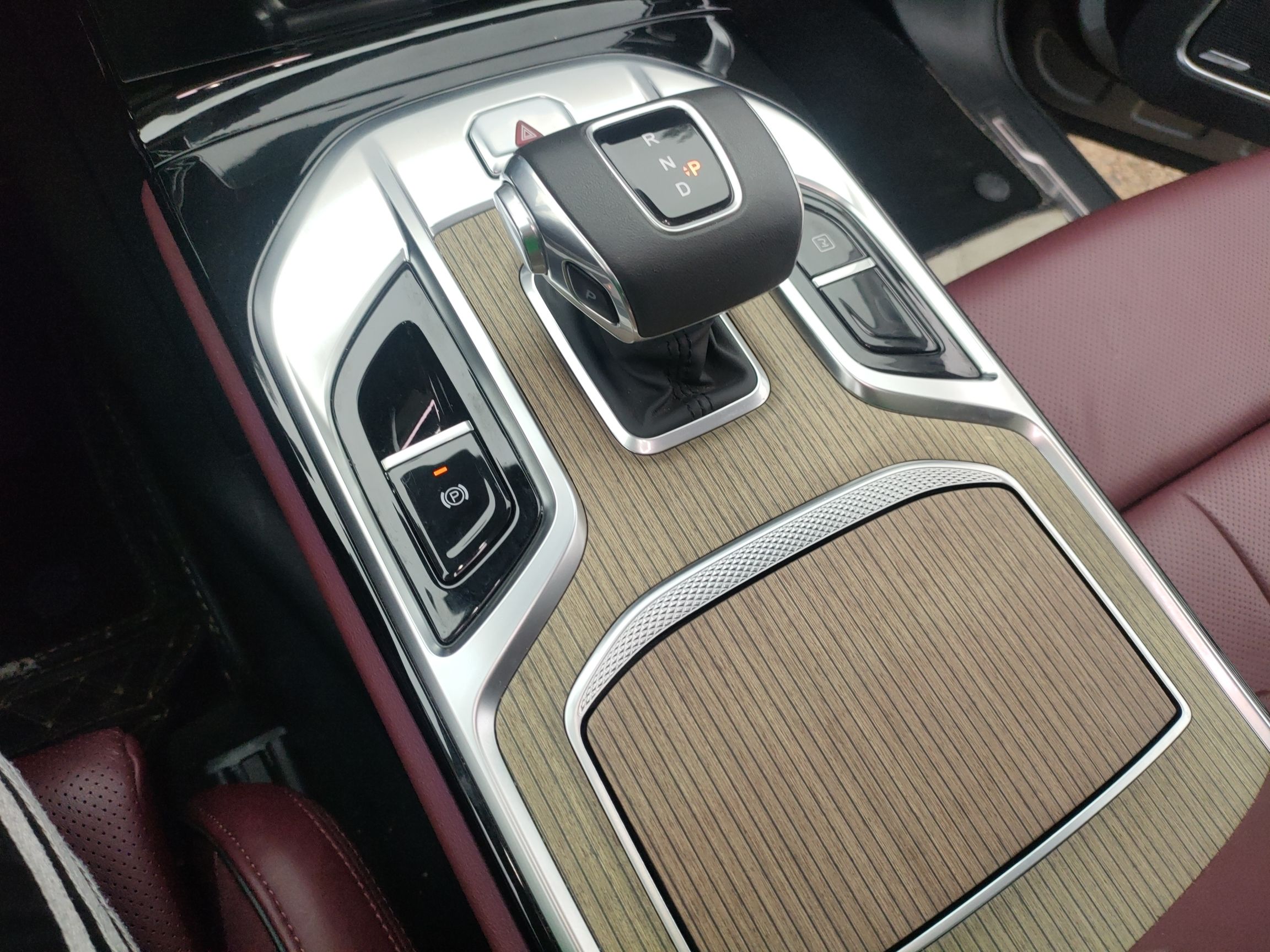 Hongqi E-HS9 2022 690 km Range Flagship Edition Six Seats — снимка 15