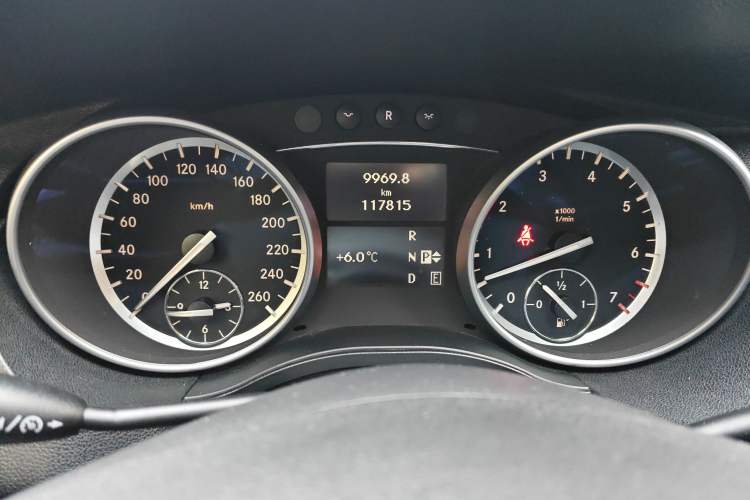 Used Mercedes-Benz R-Class 2015 R 400 4MATIC Luxury Model