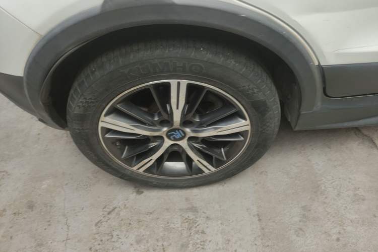 Used BYD Yuan New Energy 2018 EV360 Smart Connected Cool Model Right Rear Wheel Hub