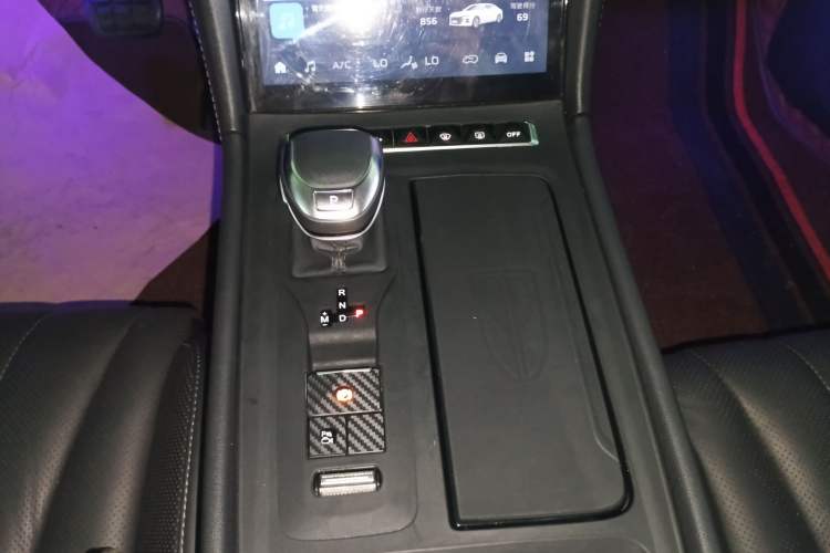 Used Hongqi H5 2024 2.0T Automatic Smart Connect Flagship Edition
