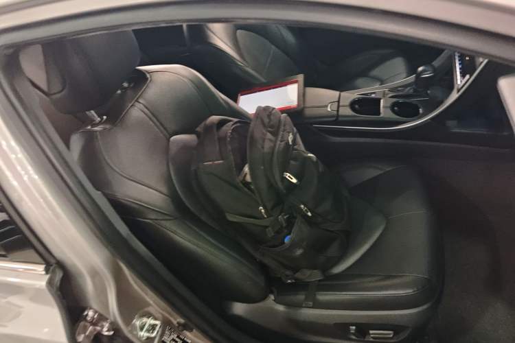 Used Toyota Avalon 2019 2.0L Luxury Edition China VI Standard Right Front Seat