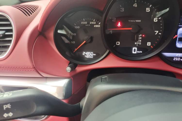 Used Porsche 718 2022 Boxster 2.0T Odometer Close Up