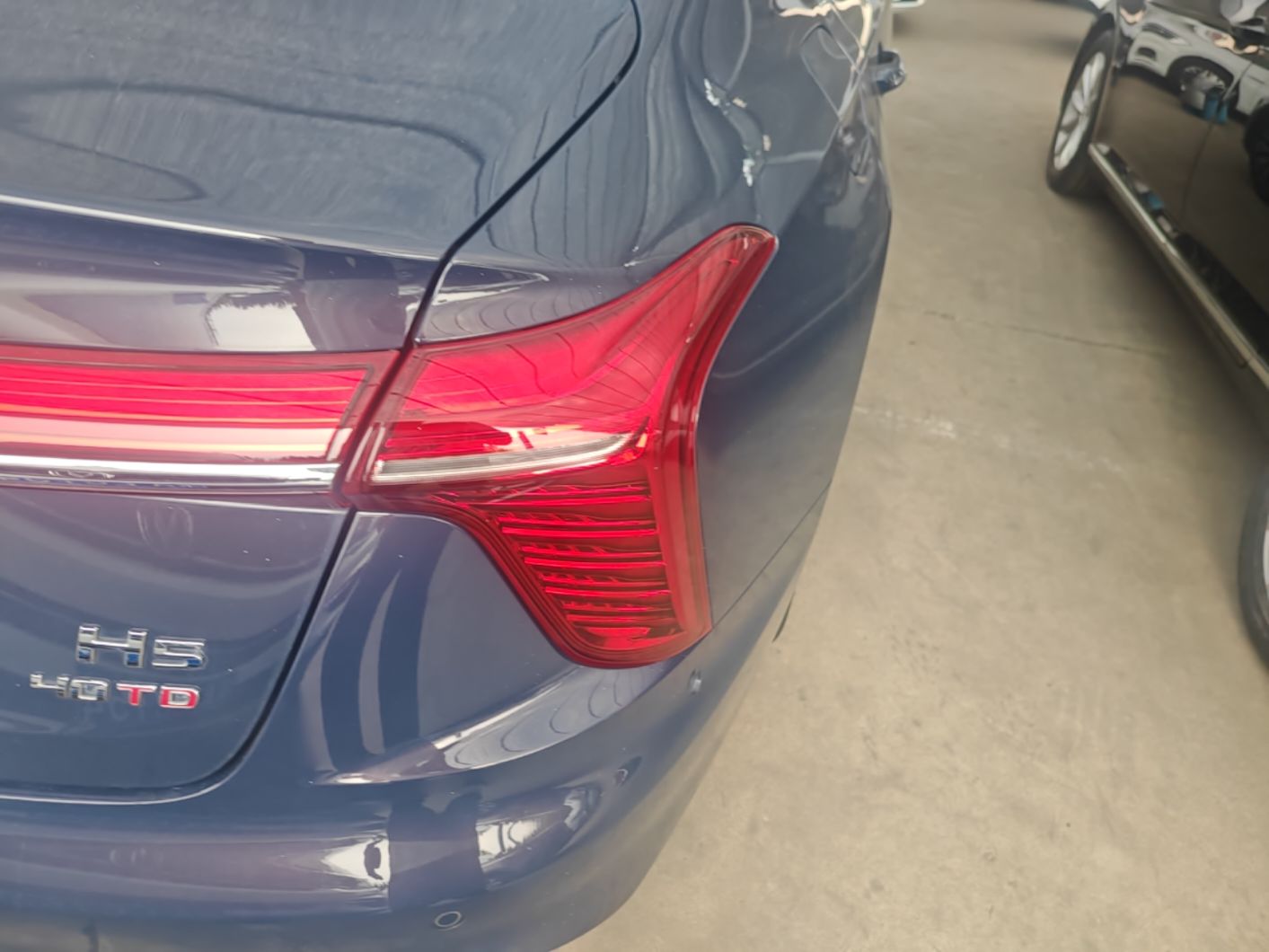 Hongqi H5 2024 2.0T Automatic Smart Connect Flagship Edition - Chinese Trim Ling — снимка 9