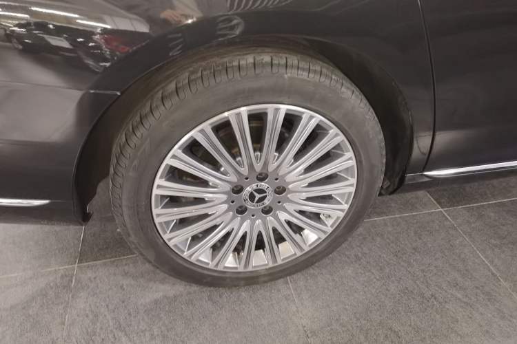 Used Mercedes-Benz E-Class 2020 Facelift E 300 L Stylish Edition Right Rear Wheel Hub
