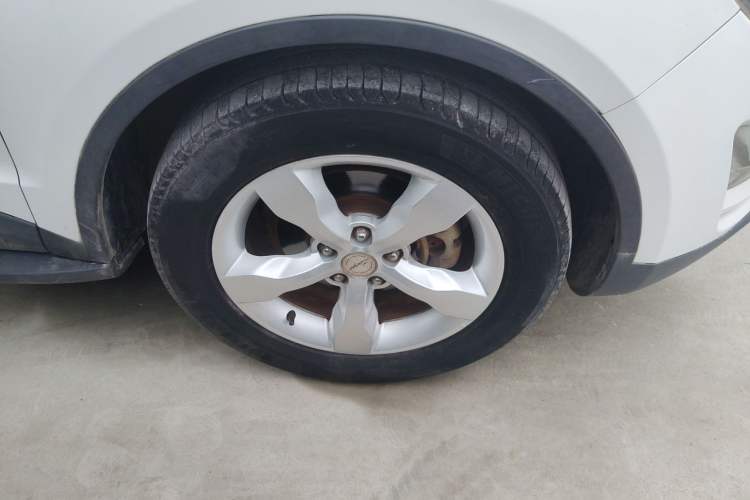 Used Zotye Domy X5 2015 1.5T CVT ZhiXian Model China IV Standard Right Front Wheel Hub