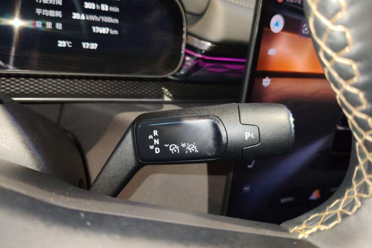 Used Zeekr 7X 2025 100 kWh Long-Range Rear-Wheel Drive with Intelligent Driving Features
