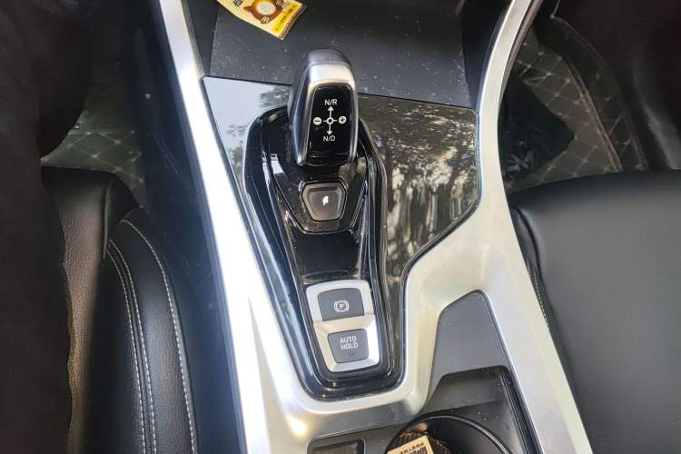 Used Lynk & Co 01 2020 2.0T Two-Wheel Drive Pure Pro Version China VI Standard