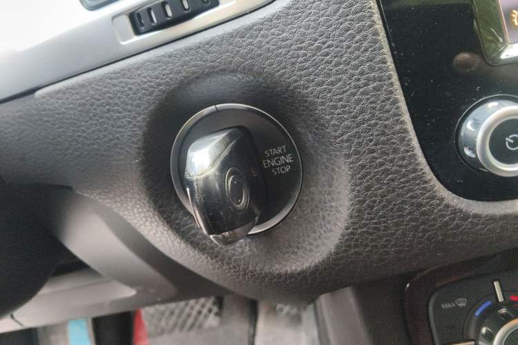 Used Volkswagen Touareg 2015 3.0 TSI Standard Model Vehicle Key