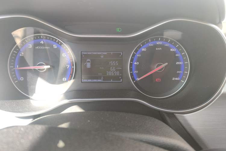 Used Geely Auto Vision 2019 Upgraded Model 1.5L Manual Luxury Version China VI Standard