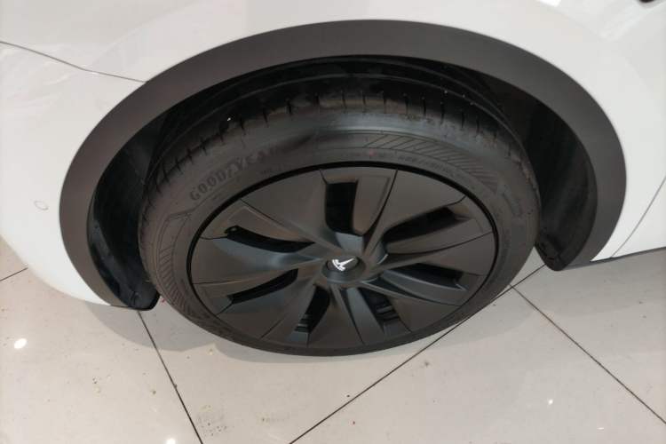 Used Tesla Model Y 2023 Rear-Wheel-Drive Version
