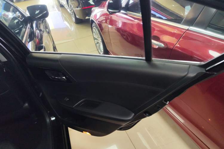 Used Honda Accord 2016 2.0L Comfort Edition Interior 3