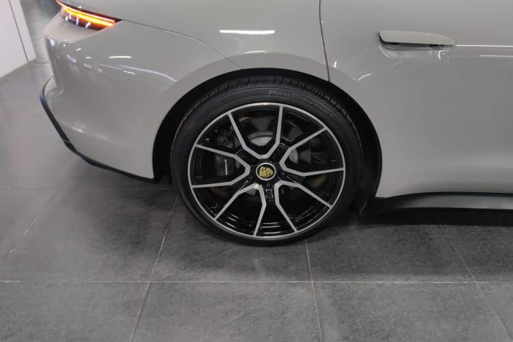 Used Porsche Taycan 2022-Year Updated Taycan
