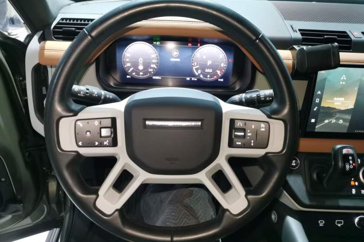 Used Land Rover Defender 2023 Facelift 110 3.0T P400 X-DYNAMIC HSE Steering Wheel