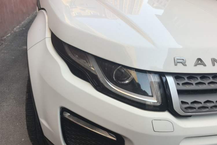 Used Land Rover Range Rover Evoque 2018 240 PS SE Smart Brilliance Edition
