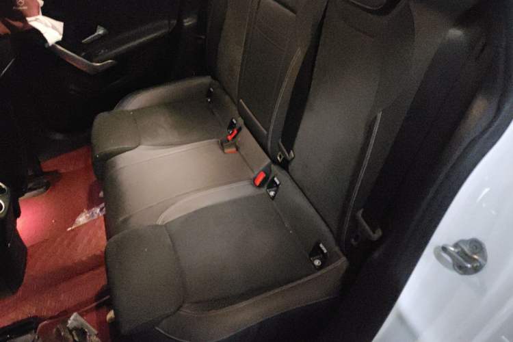 Used Mercedes-Benz A-Class 2020 Restyled A 200 L Sport Sedan Fashion Version Left Rear Seat