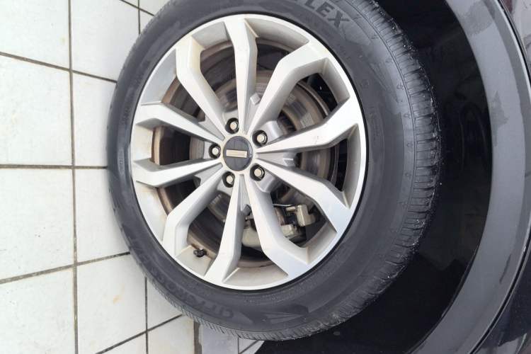 Used Wey VV6 2018 2.0T Two-Wheel-Drive Ultra-Luxury Version China V Standard