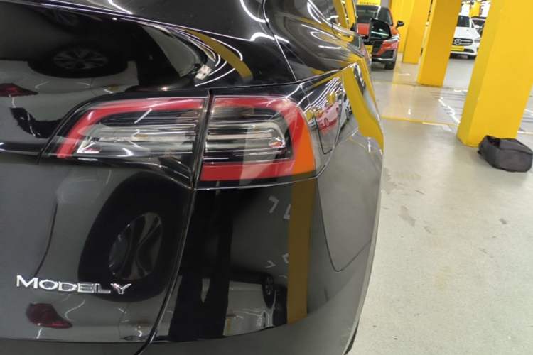 Used Tesla Model Y 2021 Standard Range Rear-Wheel Drive Version