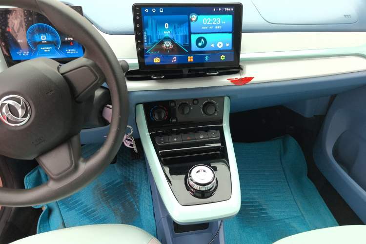 Used Dongfeng NAMMI BOX 2022 Chasing Wind Edition 331 km Standard Model Audio And AC Panel