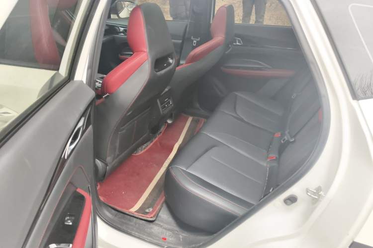 Used CHANGAN OSHAN Z6 2023 Blue Whale 2.0T Automatic Zhiyuan Model
