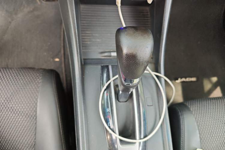 Used Honda Jade 2013 1.8L automatic Comfort version 5 seats Gear Lever