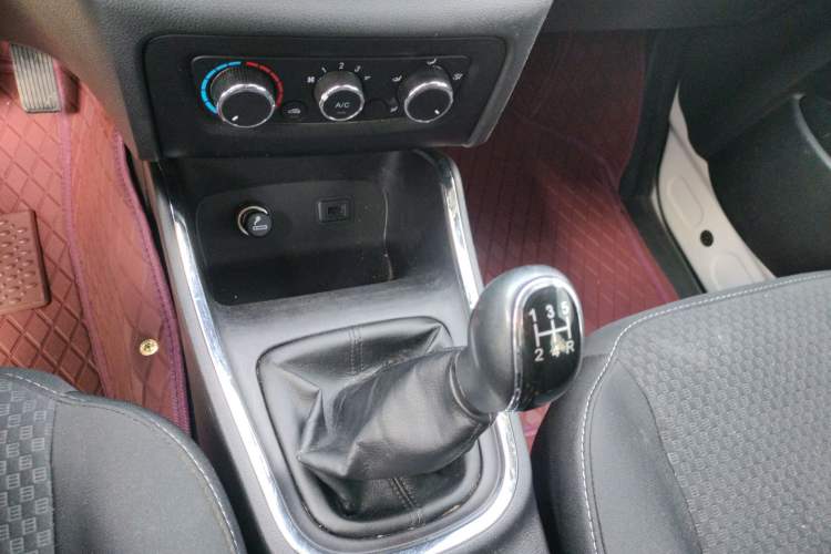 Used Jinbei Gold Hiace 2023 1.5L Passenger Vehicle Engineering Lion 9 Seats
