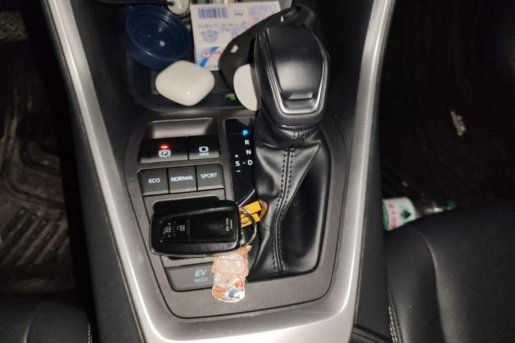 Used Toyota RAV4 2023 Dual-Engine 2.5L E-CVT Two-Wheel Drive Elite Plus Edition