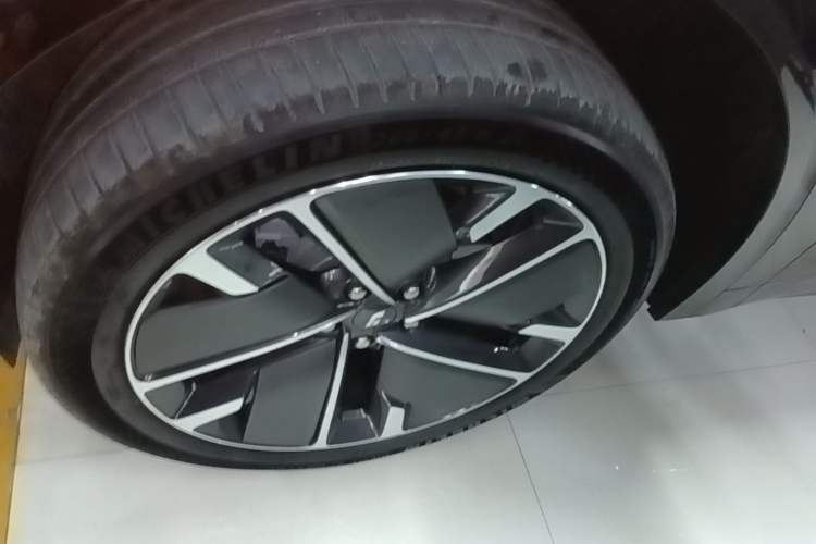 Used Li Auto L7 2025 Max Smart Refresh Edition Left Front Wheel Hub