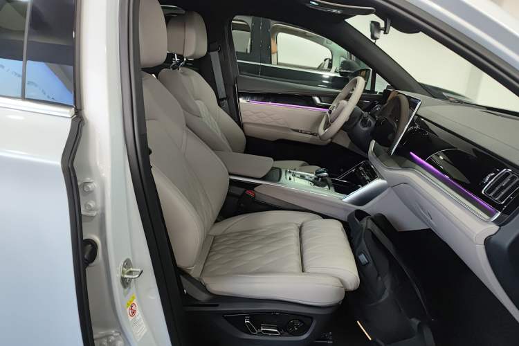 Used BYD Tang New Energy 2025 Intelligent Driving Version DM-i 115KM Flagship Edition Right Front Seat